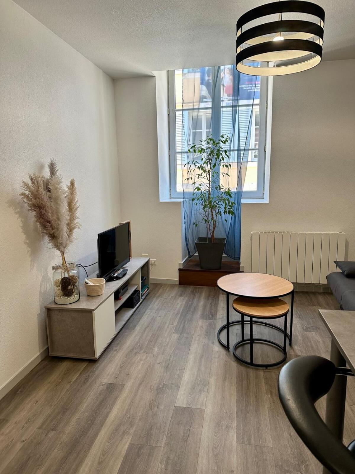 Appartement Calme Au Coeur De La Ville Lons-le-Saunier Exteriér fotografie